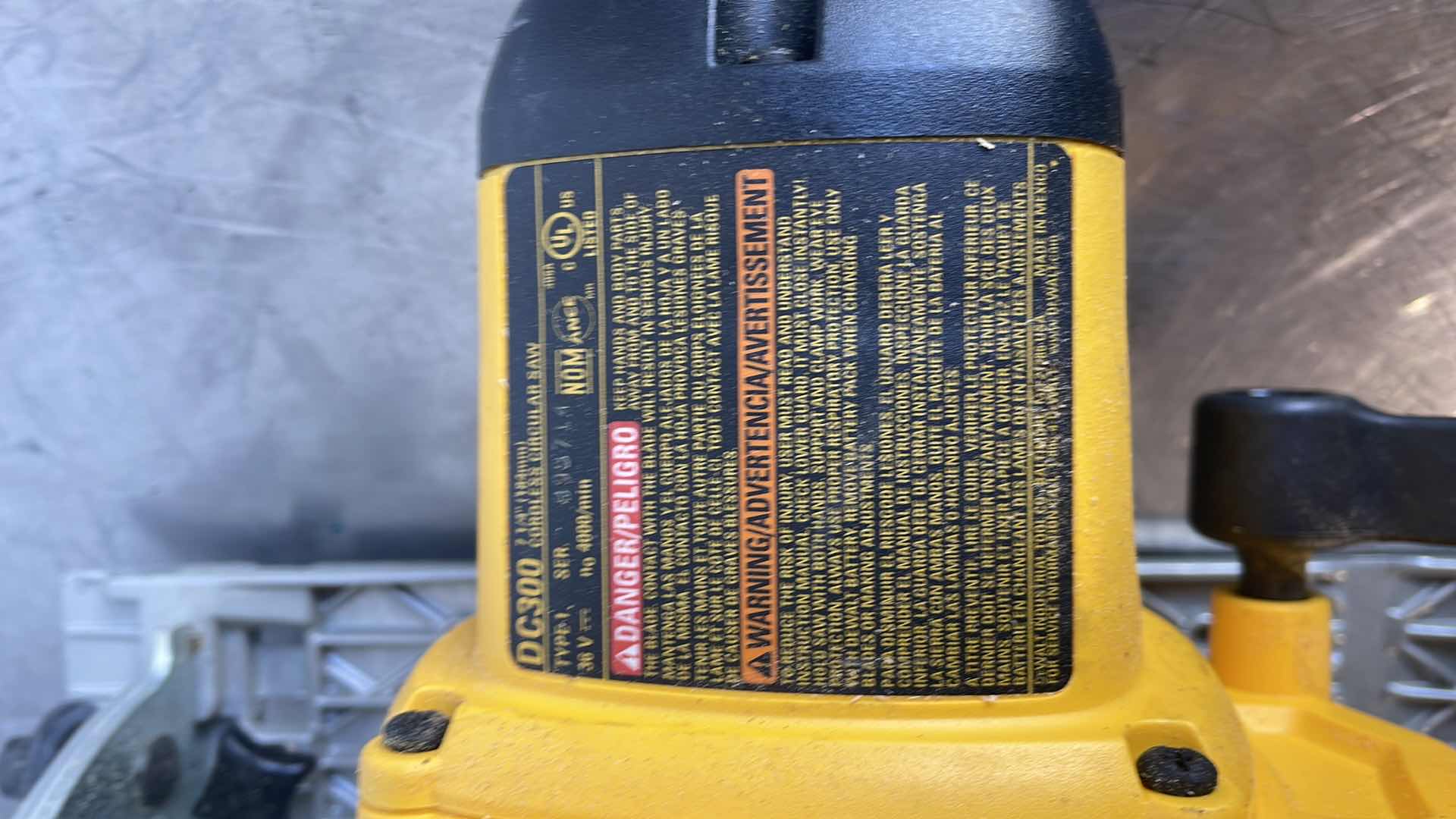 Photo 2 of DEWALT 36V 7-1/4” CORDLESS CIRCULAR SAW DC300