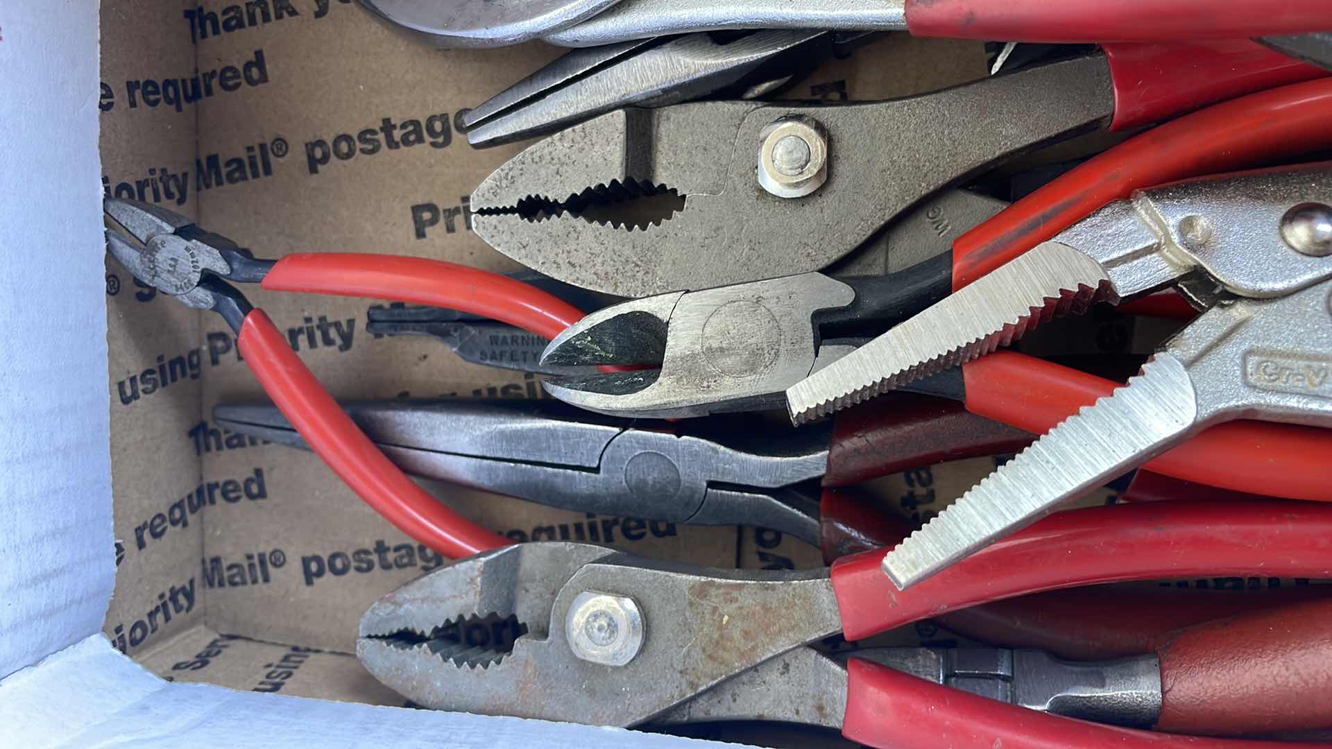 Photo 1 of PLIERS VARIETY