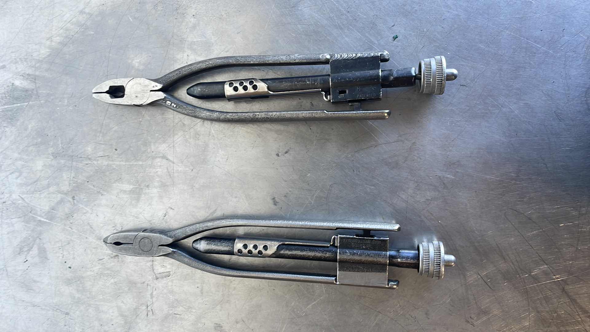 Photo 1 of VINTAGE BLUE POINT SAFETY TWIST WIRE AIRCRAFT PATENTED PLIERS GA311C 10" (2)