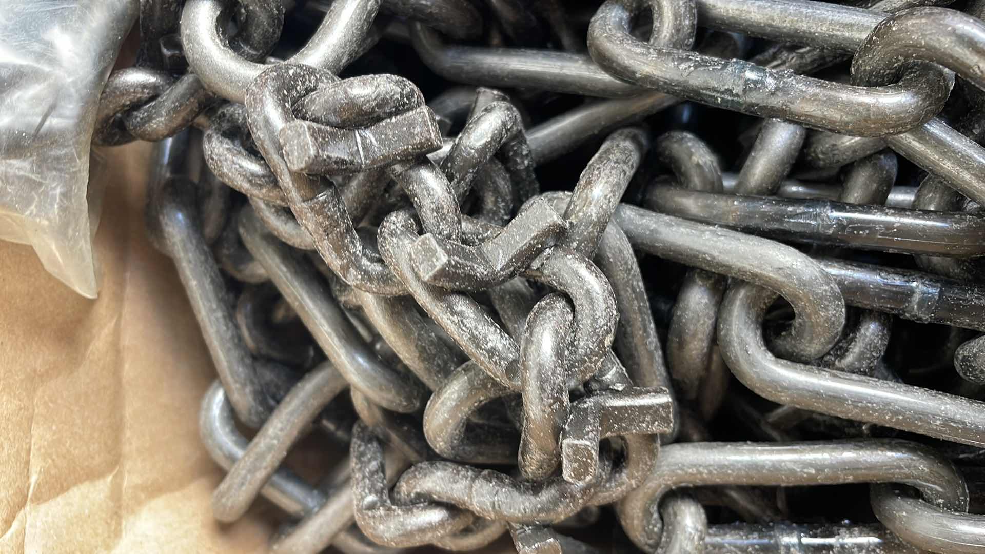 Photo 1 of QUALITY CHAIN 7/0 HEAVYDUTY STUDDED 4 LINK SNOW TIRE CHAIN 15-1/2” X 80” SET OF 2