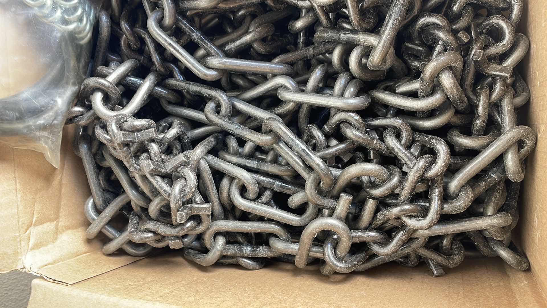 Photo 1 of QUALITY CHAIN 7/0 HEAVYDUTY STUDDED 4 LINK SNOW TIRE CHAIN 15-1/2” X 80” SET OF 2