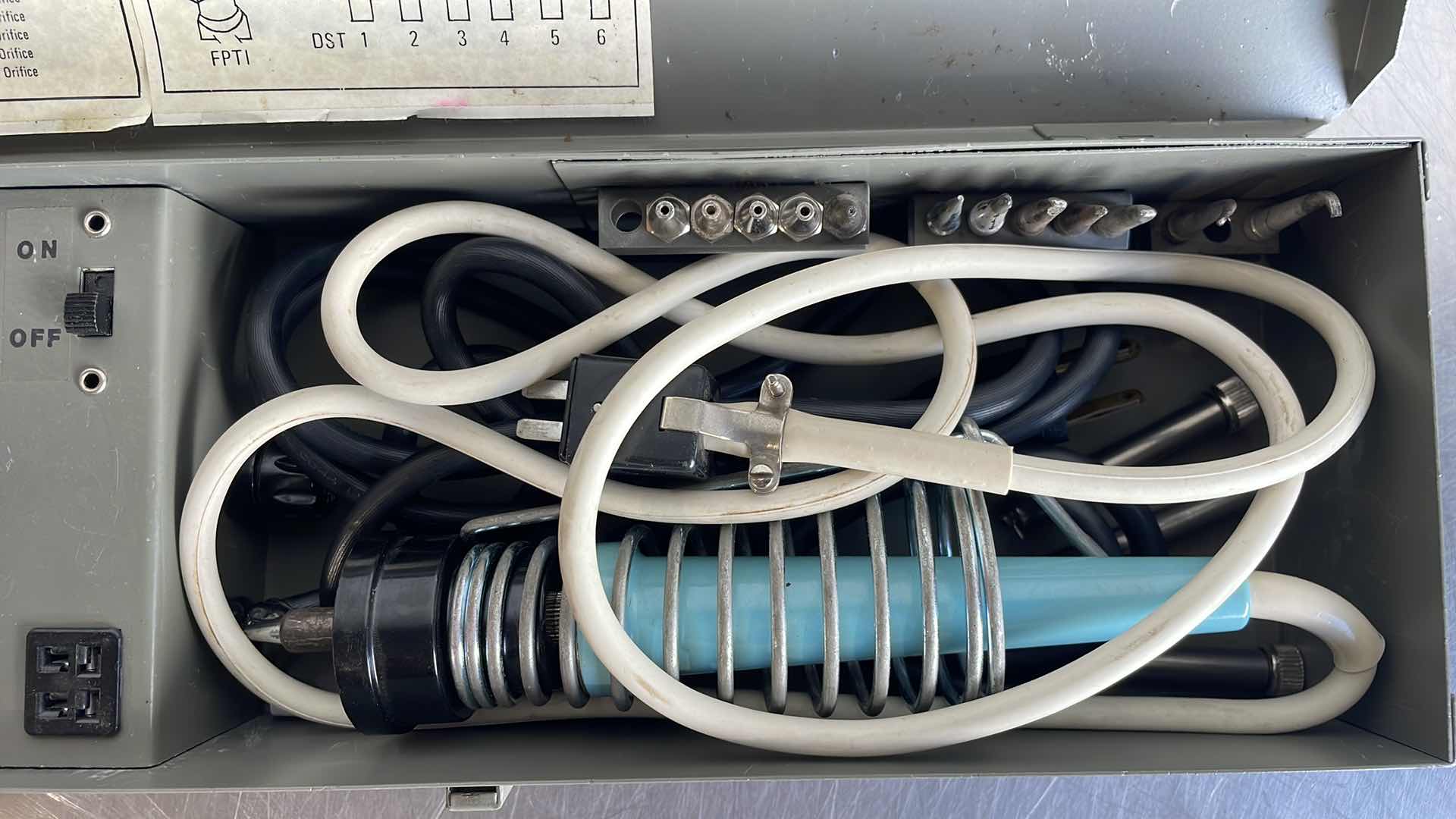 Photo 4 of DESOLDERING AND SOLDERING KIT