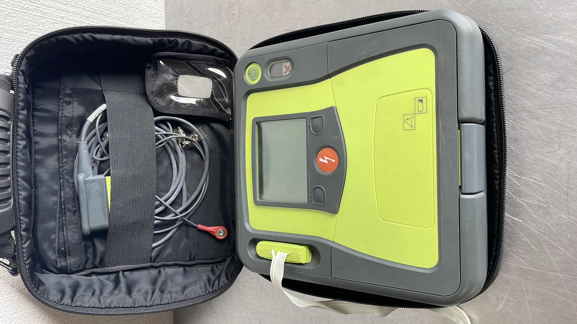 Photo 1 of ZOLL AED PRO