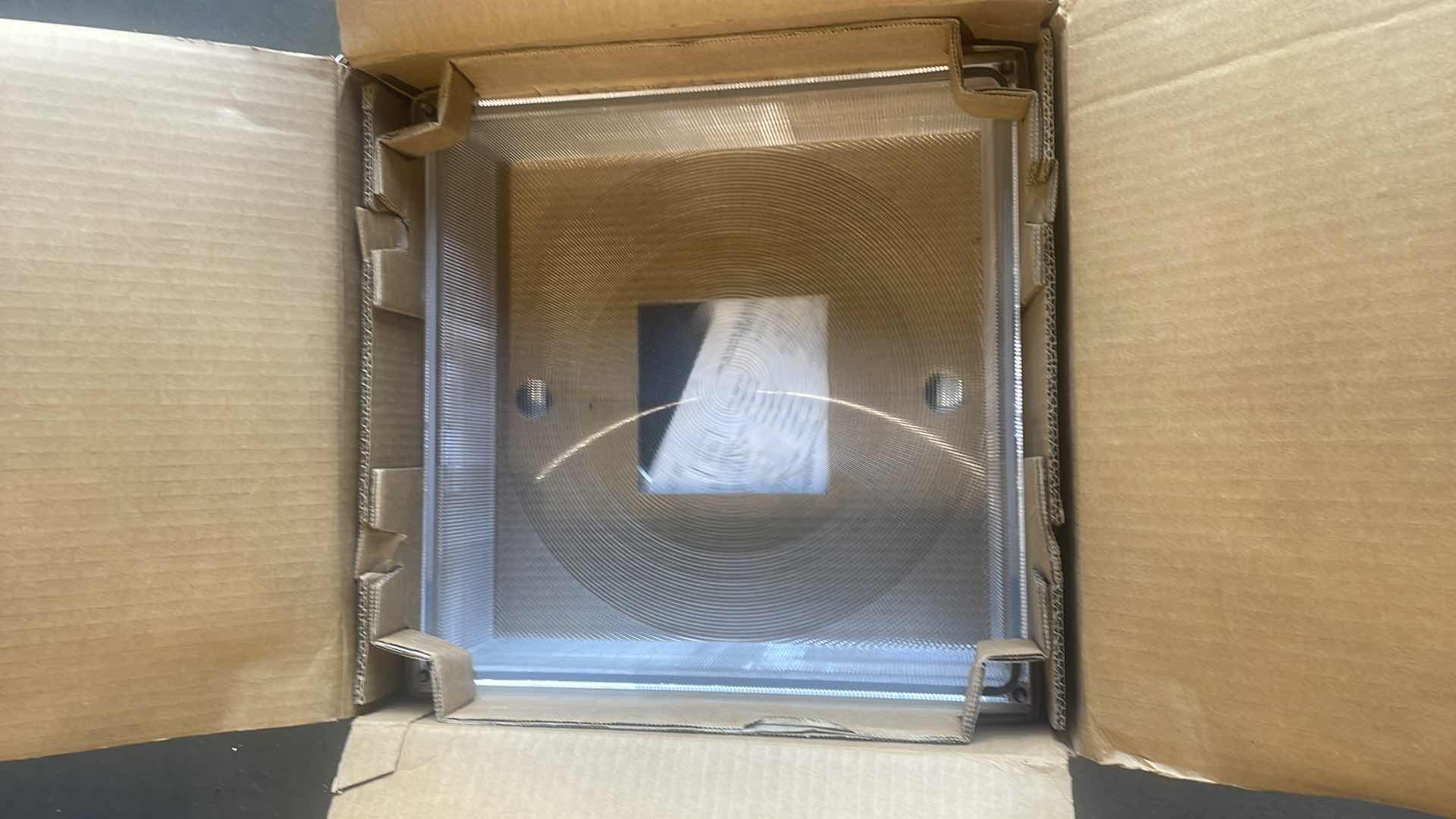 Photo 1 of HUBBELL #NRG-415P8 LUMASQUARE CEILING MOUNT SQUARE METAL HALIDE