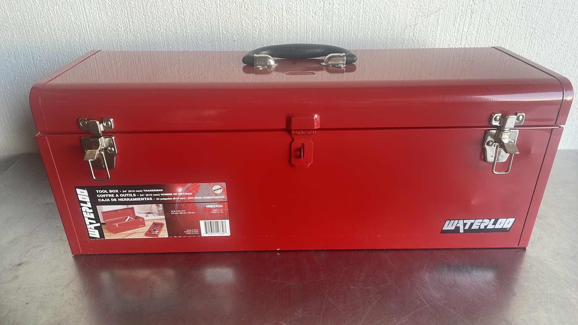 Photo 1 of WATERLOO HM2450 24” X 8” X 9” TOOLBOX WITH 81AE023 PIPE THREADING SET
