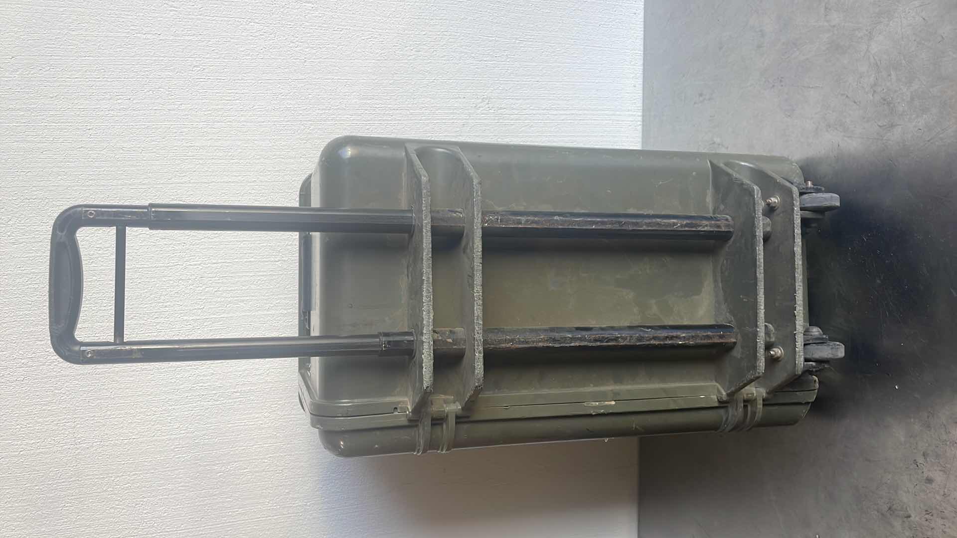 Photo 1 of ROLLING TOOL BOX INC 23” X 13” X 17”