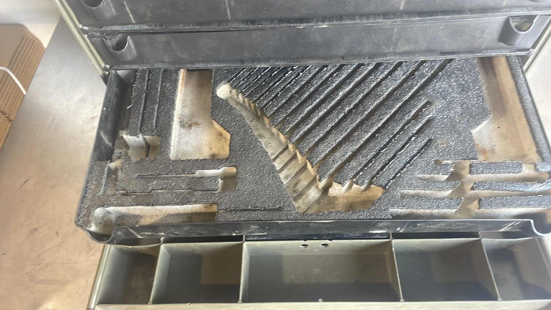 Photo 1 of ROLLING TOOL BOX INC 23” X 13” X 17”