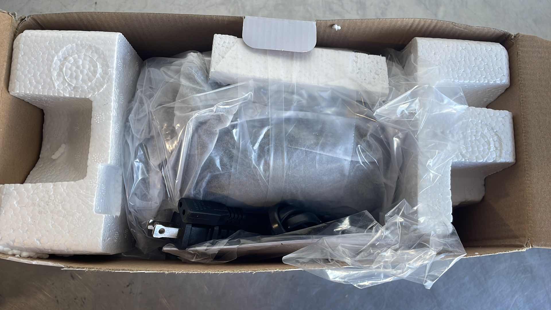 Photo 1 of JENSEN PORTABLE STEREO COMPACT DISC PLAYER WITH AM/FM RADIO