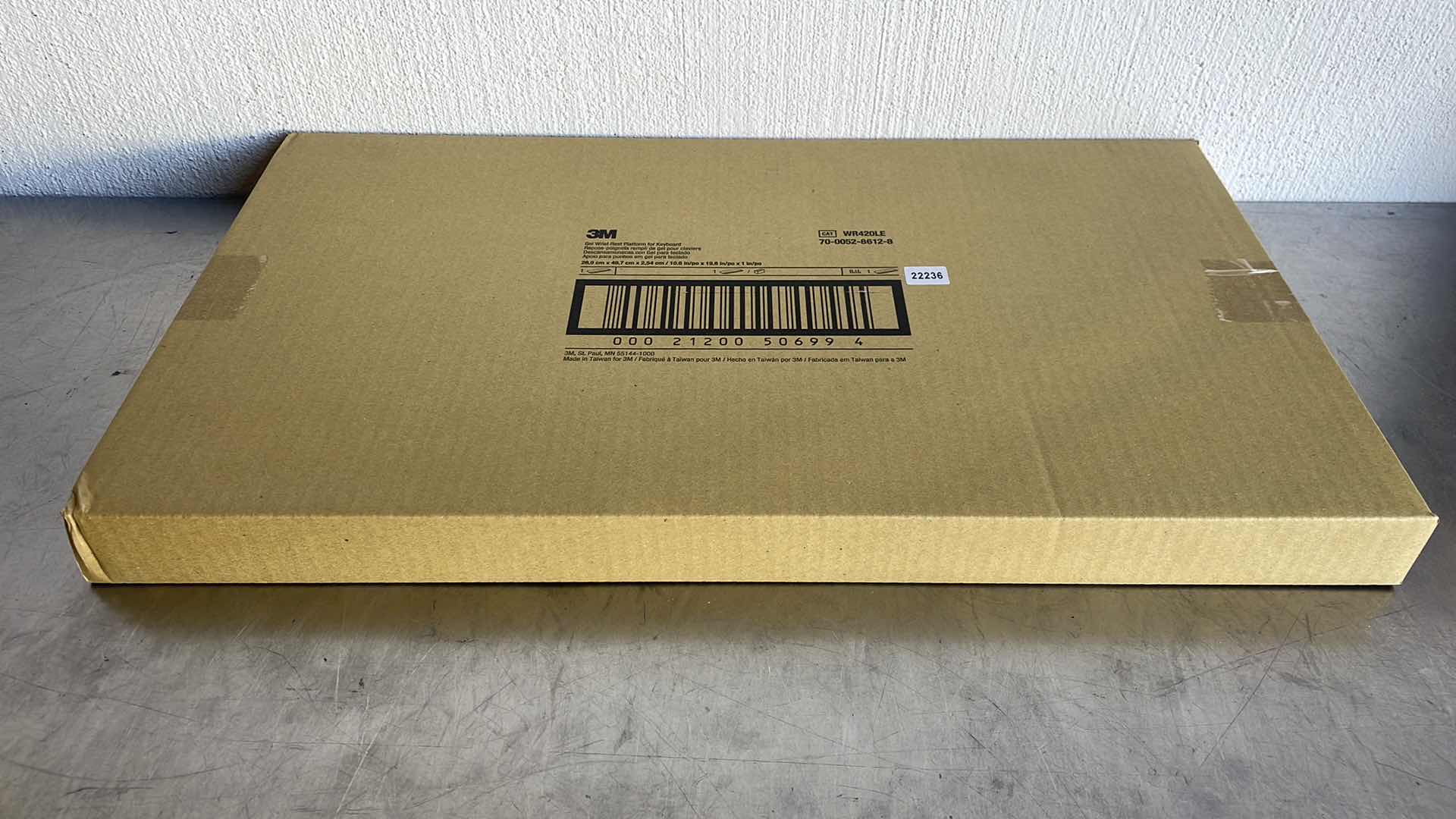 Photo 1 of 3M GEL WRIST REST KEYBOARD PLATFORM, 19.5 X 10.5 INCH, BLACK LEATHERETTE WR420LE