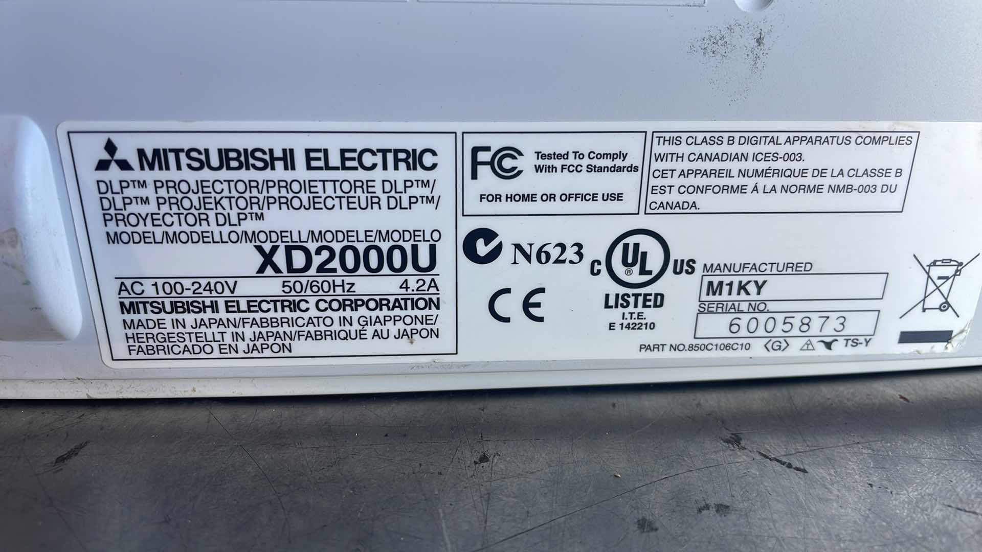 Photo 5 of MITSUBISHI ELECTRIC DLP PROJECTOR MODEL XD2000U