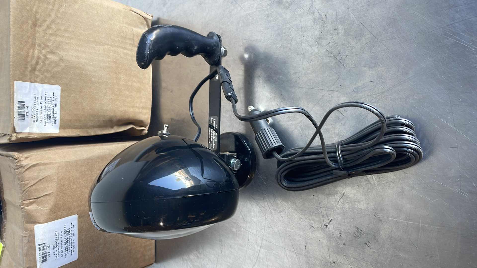 Photo 1 of LARSON ELECTRONICS ULTRA SPOTLIGHT MAGNETIC BASE CIGARETTE PLUG 12VDC (3)