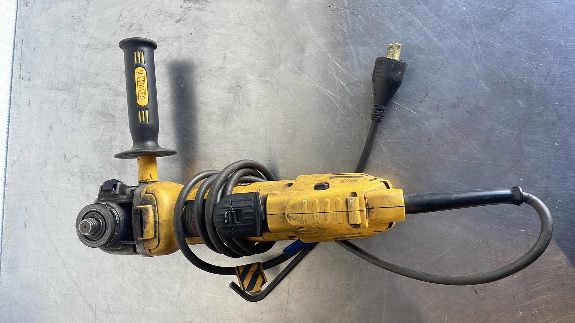 Photo 1 of DEWALT D28114 4-1/2” ANGLE GRINDER