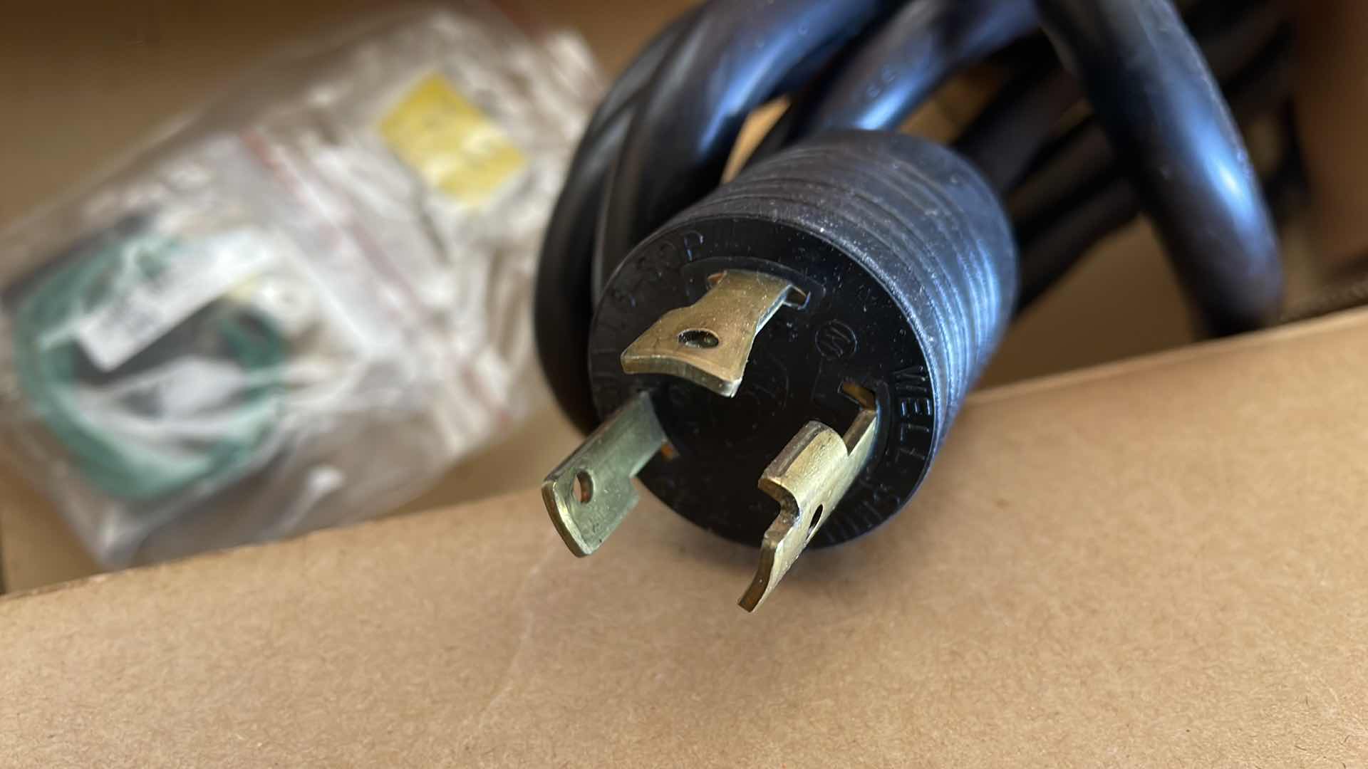 Photo 3 of DELL RAPID POWER POWER DISTRIBUTION UNIT PDU 200/240 VOLT