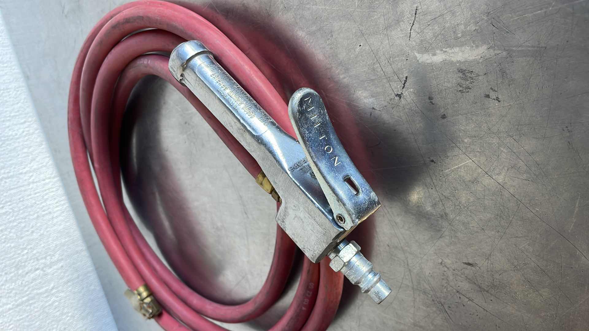 Photo 1 of MILTON AIR HOSE WITH GAUGE