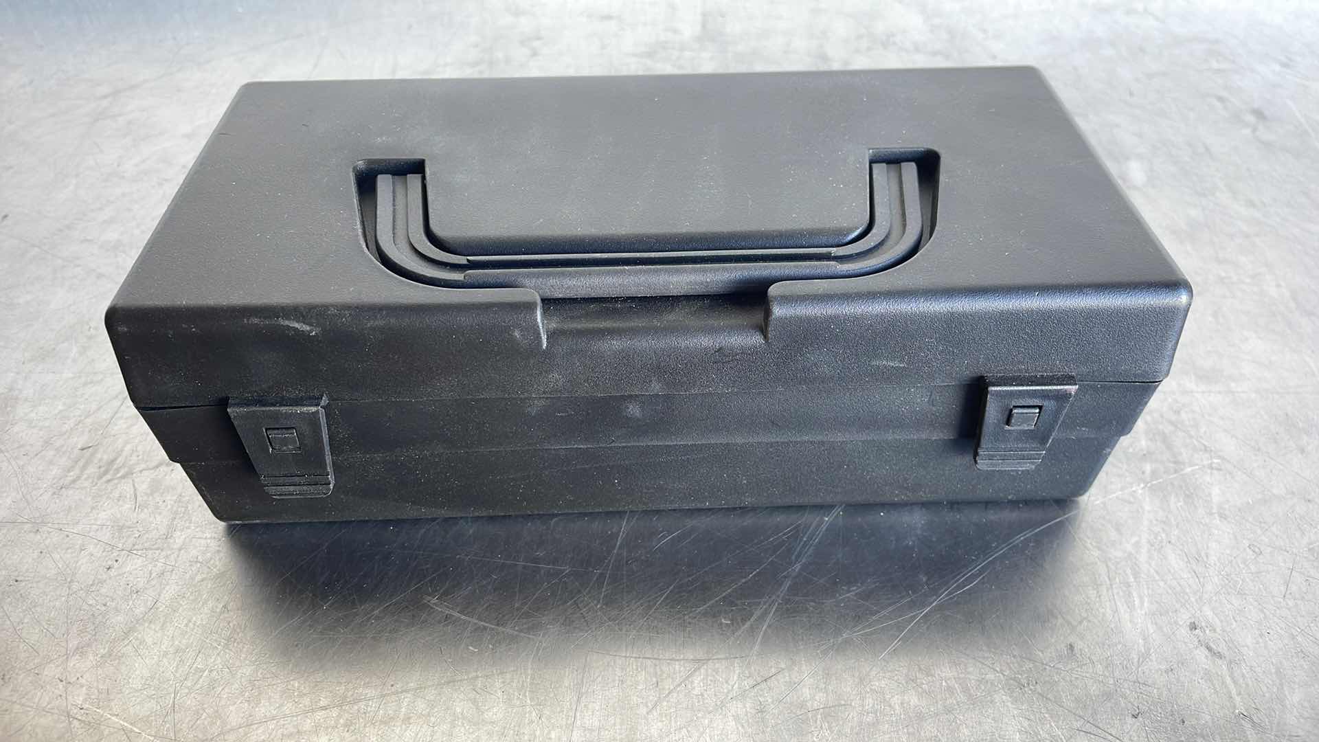 Photo 1 of LUTRON DT-2235B DIGITAL
CONTACT TACHOMETER 0.5 TO 19,999 RPM.