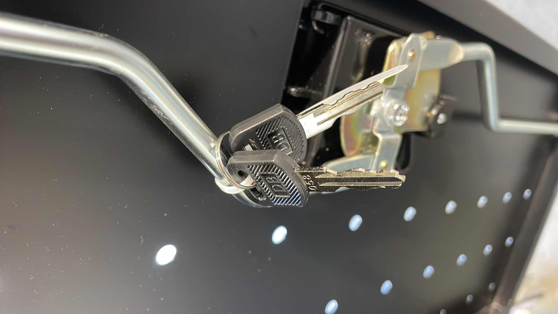 Photo 5 of STAND STEADY LINE LEADER COMPACT MOBILE CHARGING CART FOR CHROMEBOOKS, LAPTOPS, TABLETS AND MORE - CHARGES AND STORES 16 DEVICES - INCLUDES POWER STRIP AND LOCKING CABINET (12.13" X 23.25" X 34")