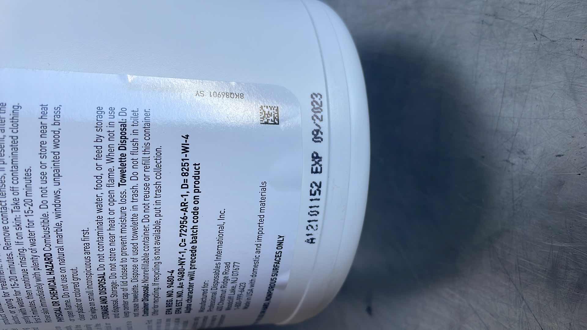 Photo 1 of SUPER SANI-CLOTH GERMICIDAL DISPOSABLE WIPES EXTRA LARGE EXP 9/23