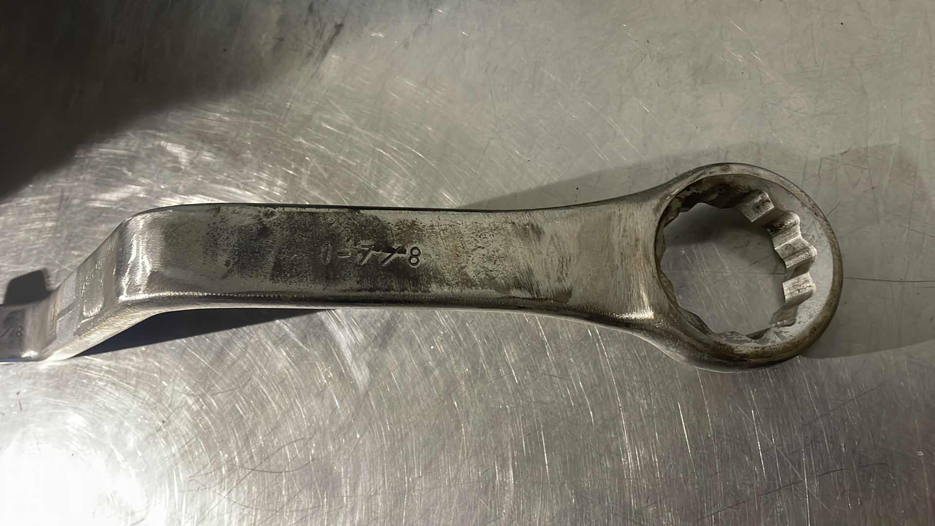 Photo 2 of MASTER MECHANIC M6160
TORQUE WRENCH ADAPTER
WRENCH 1" DRIVE TO 1-7/8" 12 PT