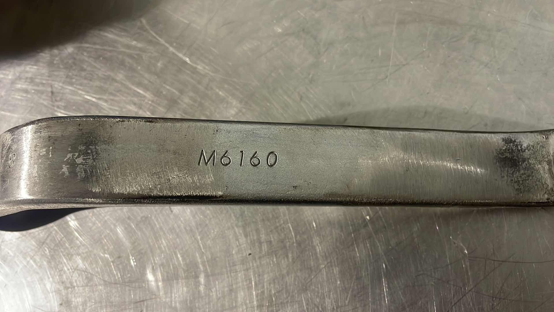 Photo 1 of MASTER MECHANIC M6160
TORQUE WRENCH ADAPTER
WRENCH 1" DRIVE TO 1-7/8" 12 PT