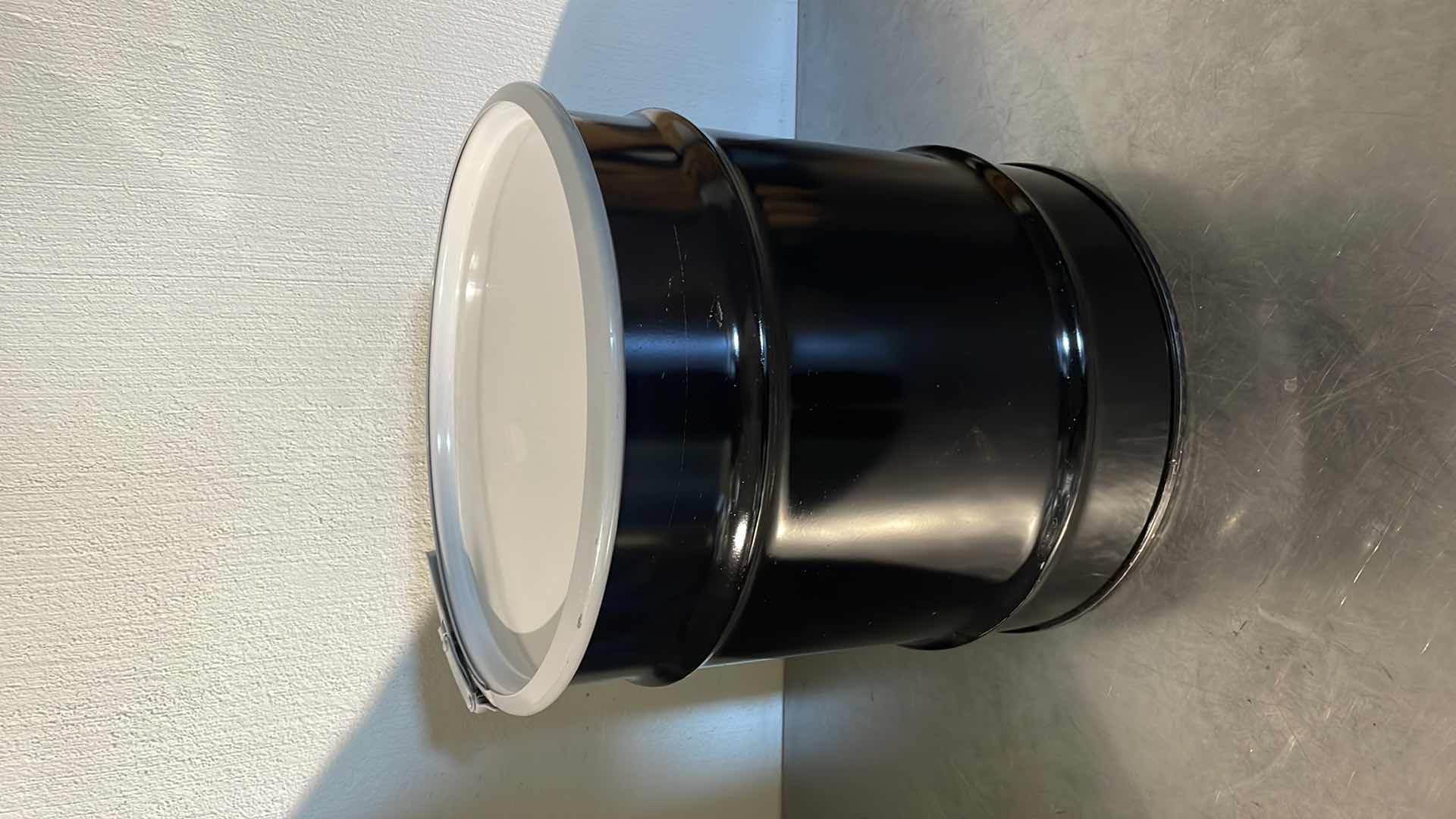 Photo 1 of 8 GALLON STEEL DRUM, OPEN HEAD, UN RATED, QUICK LEVER LID