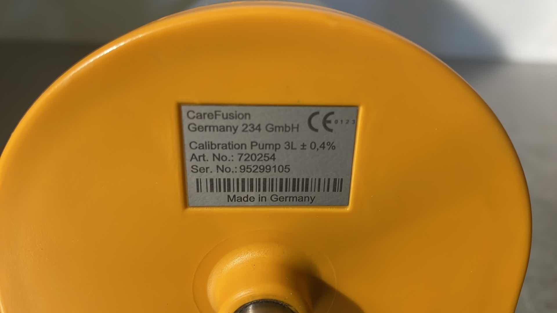 Photo 1 of CAREFUSION 720254 3-LITER CALIBRATION PUMP, +/- 0.4%