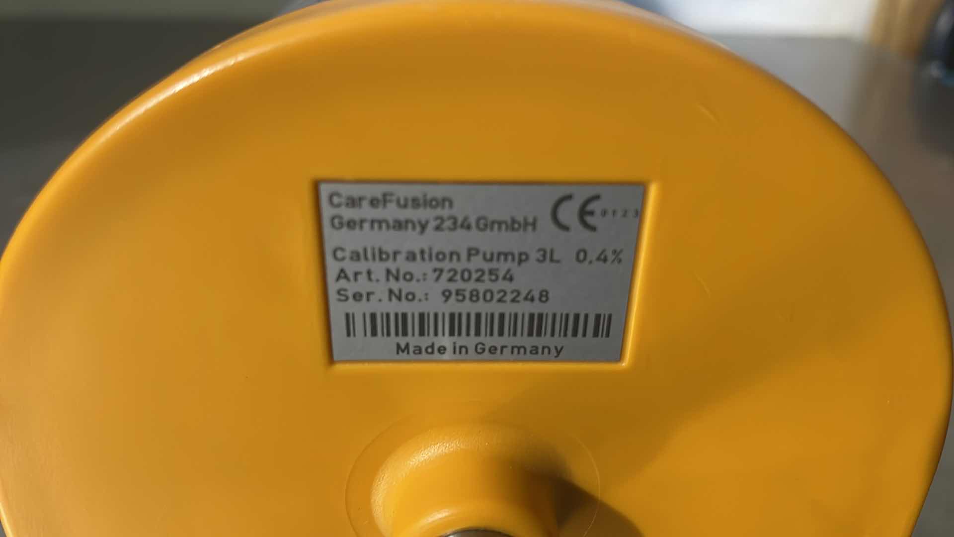 Photo 1 of CAREFUSION 720254 3-LITER CALIBRATION PUMP, +/- 0.4%