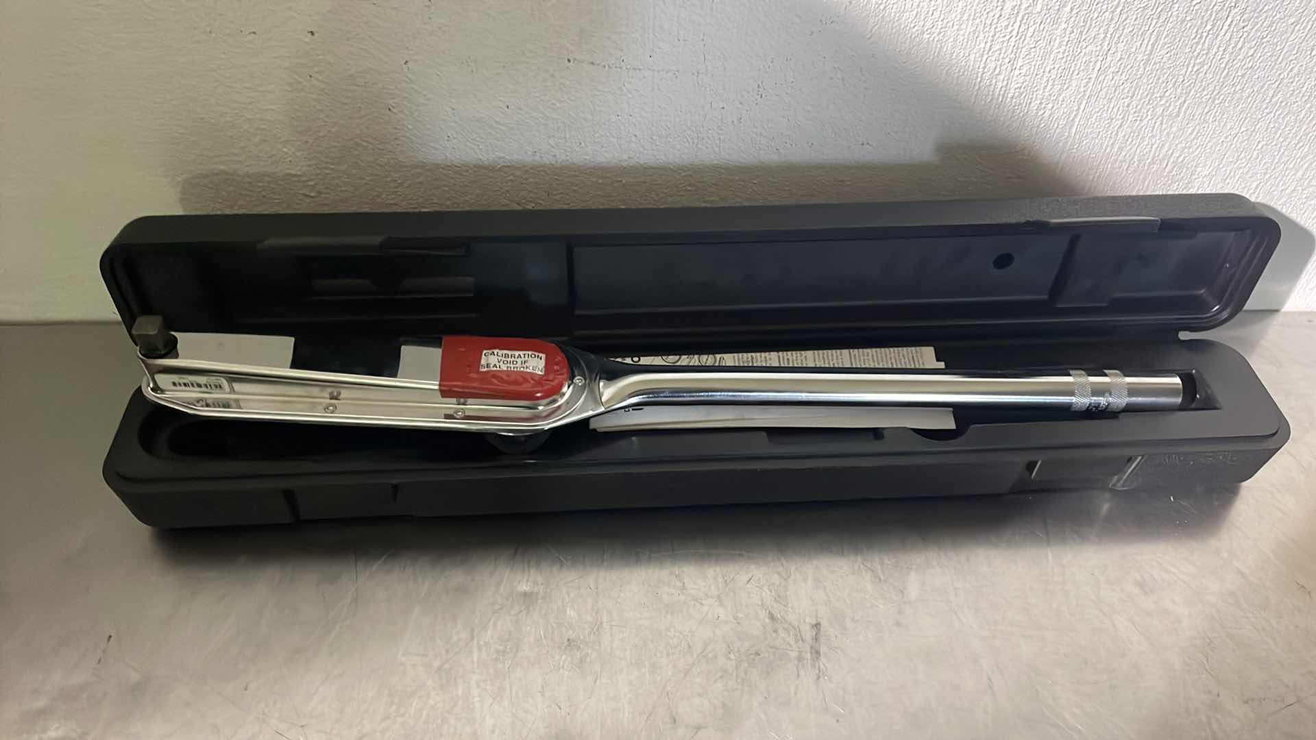 Photo 1 of PRECISION INSTRUMENTS DIAL TYPE 1/2” DRIVE TORQUE WRENCH D3F250FL