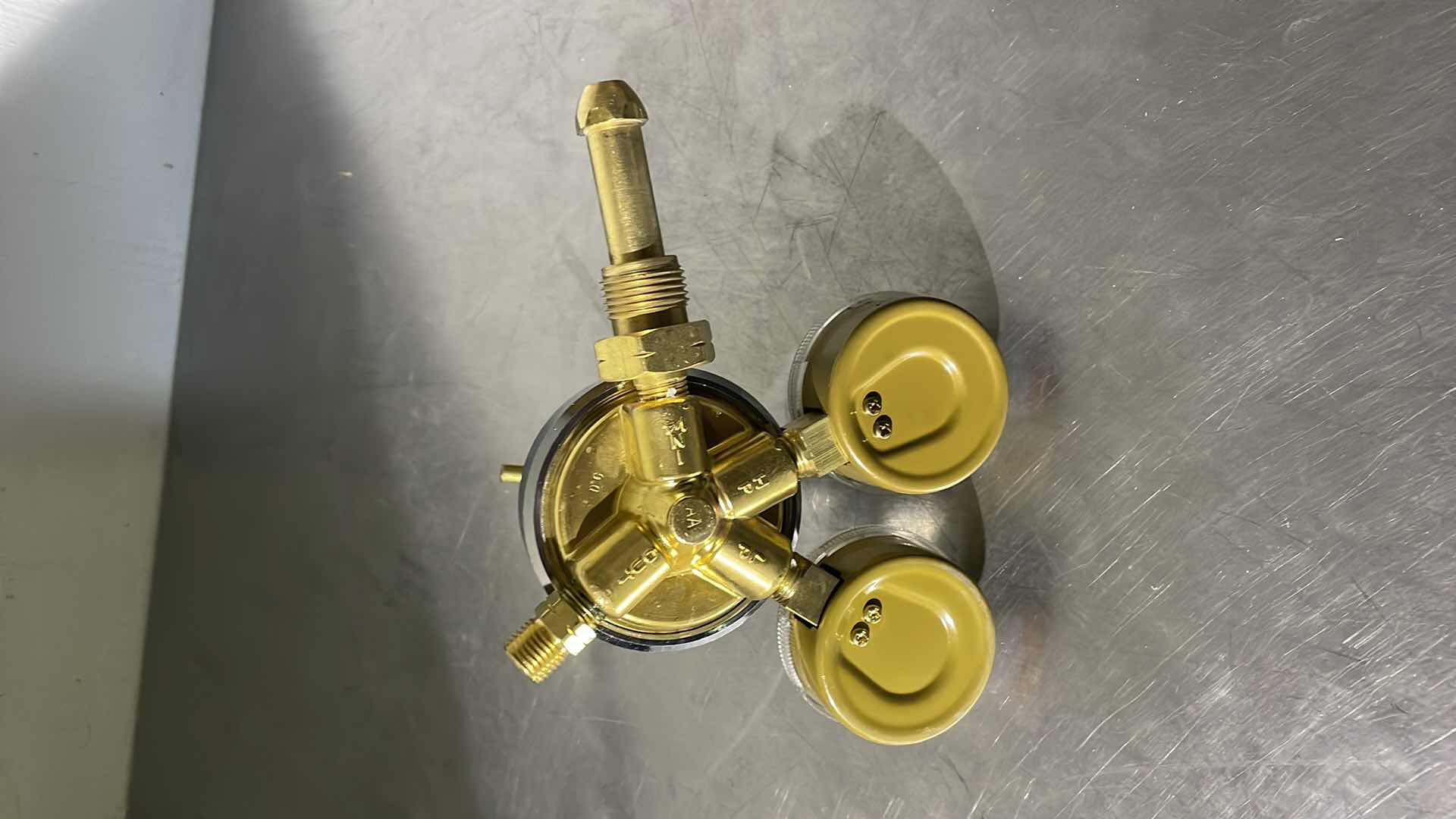 Photo 4 of HARRIS 25-15C 650L COMPRESSED GAS REGULATOR 30/400 PSI W/GAUGES