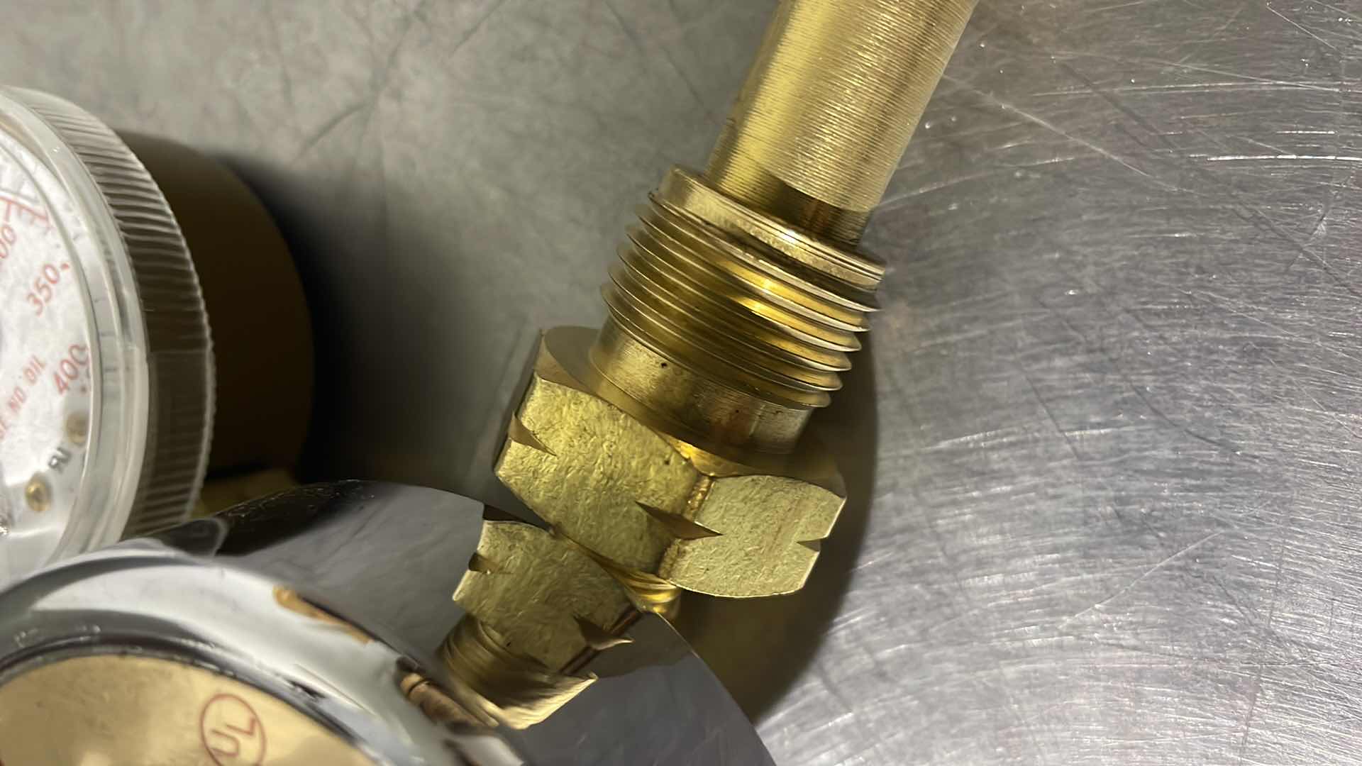 Photo 1 of HARRIS 25-15C 650L COMPRESSED GAS REGULATOR 30/400 PSI W/GAUGES