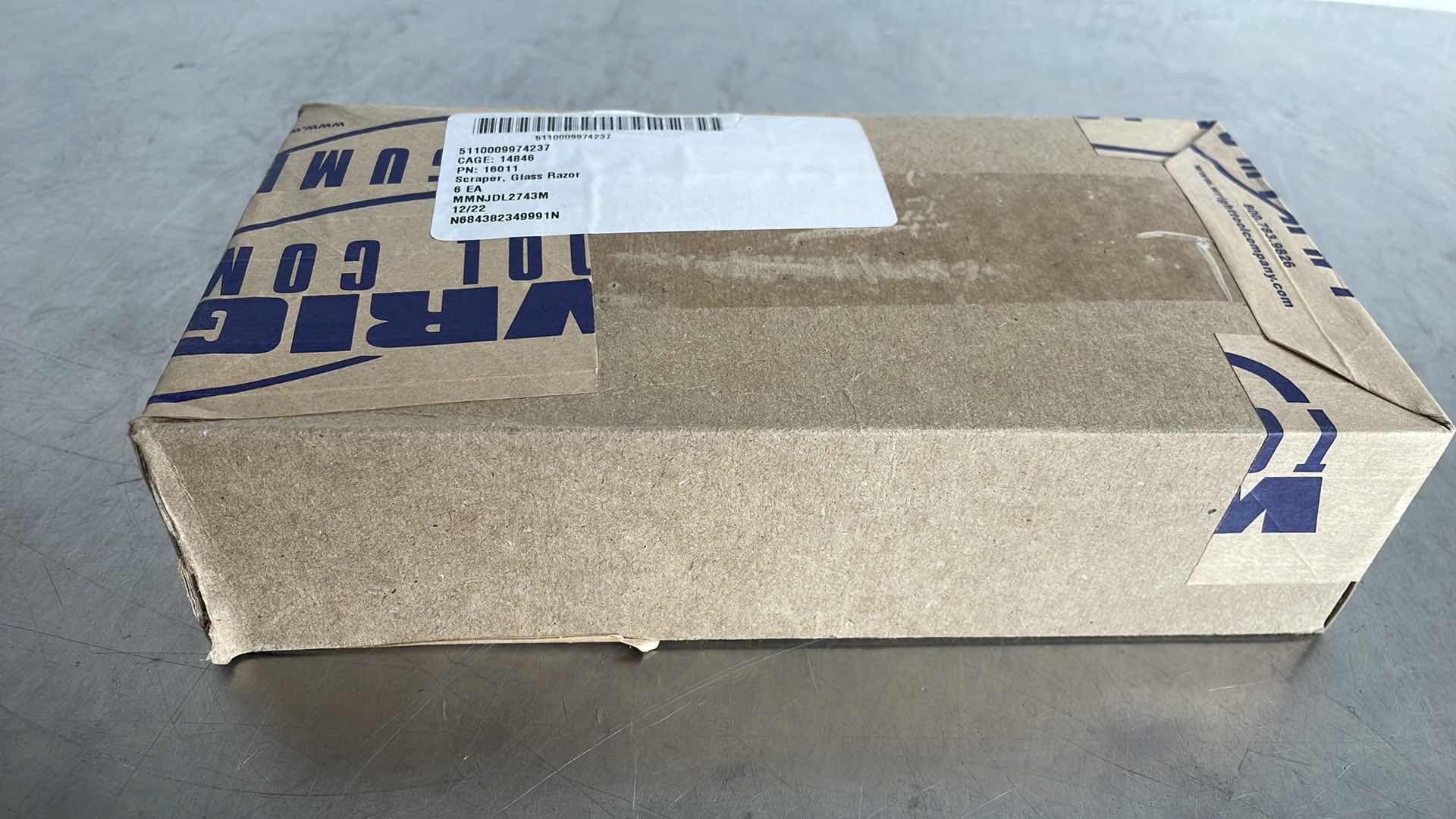 Photo 1 of EXCEL RETRACTABLE GLASS RAZOR SCRAPER USA (6)