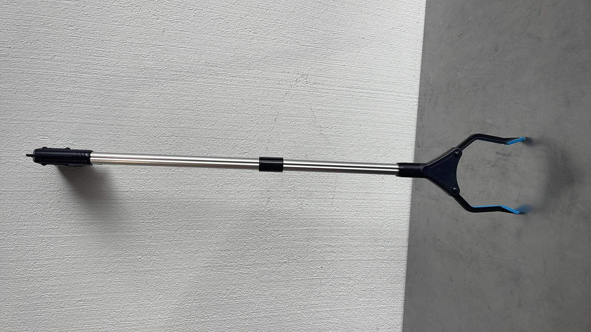 Photo 1 of GIVEME5 32" GRABBER REACHER TOOL, ALUMINUM ALLOY FOLDABLE PICK UP LONG ARM REACHER PICKER UPPER GRABBER REACHING ASSIST TOOL FOR TRASH PICK UP, LITTER PICKER, GARDEN NABBER, ARM EXTENSION (BLUE)