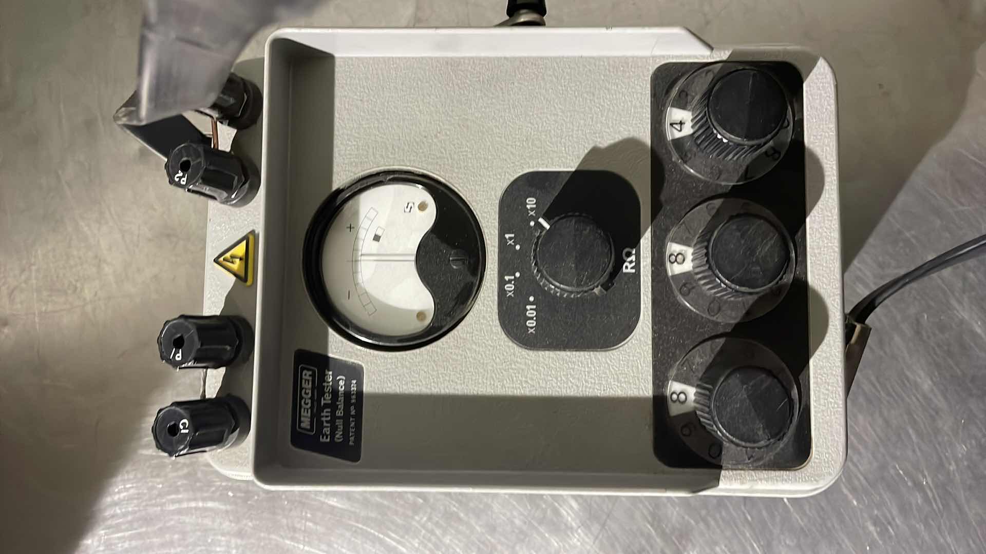 Photo 1 of MEGGER EARTH TESTER (NULL BALANCE)W/O LEADS
JAMES G. BIDDLE CO. USA 
CATALOG NUMBER 250220 - 2. SERIAL NUMBER
C 04684