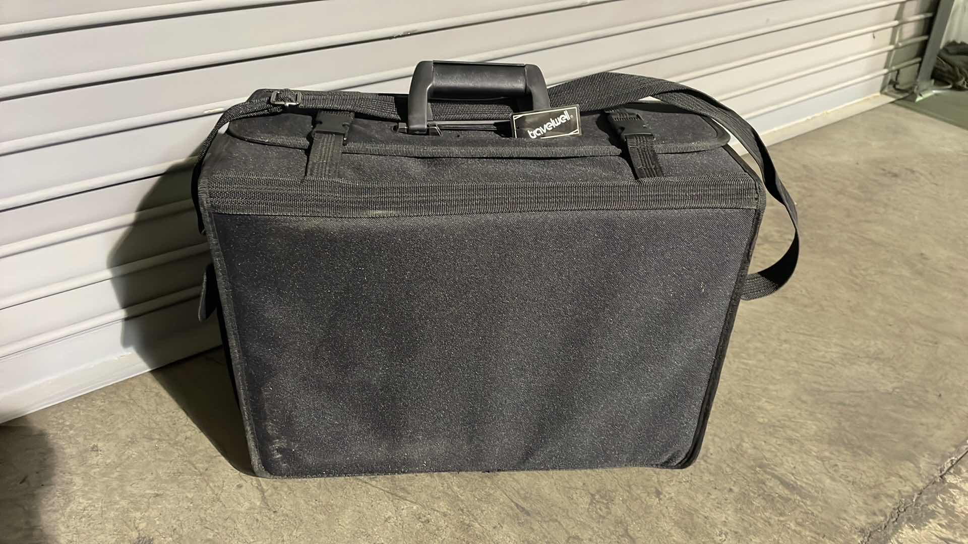 Photo 1 of TRAVELWELL HEAVY DUTY FILE DOCUMENT BUSINESS SALES SAMPLE CATALOG HARD CASE STYLE #4527 18” X 9” H13”