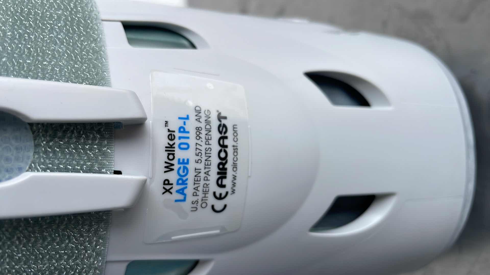 Photo 1 of AIRCAST XP WALKER LARGE 01P-L