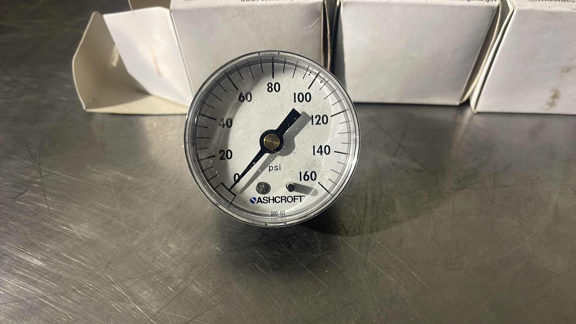 Photo 1 of ASHCROFT 20W-1005PH-02B-160 2INCH DIAL SIZE, DISCONTINUED BY MANUFACTURER, PRESSURE GAUGE, 1/4INCH NPT, CONNECTION TYPE MNPT, 0-160PSI (3)