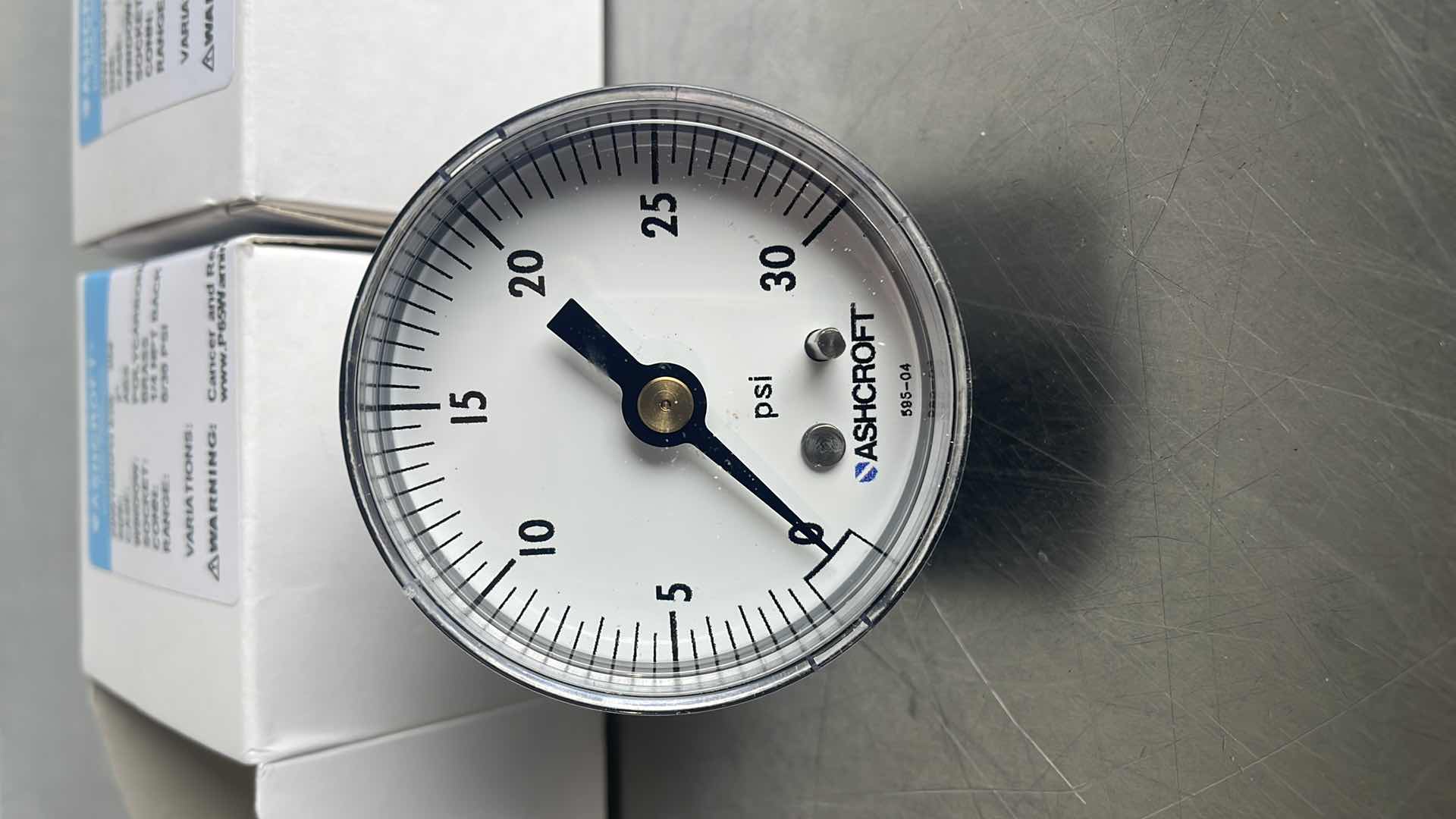 Photo 1 of ASHCROFT 20W1005PH-02B PRESSURE GAUGE 2" DIAL 0-30 PSI 1/4" NPT (4)