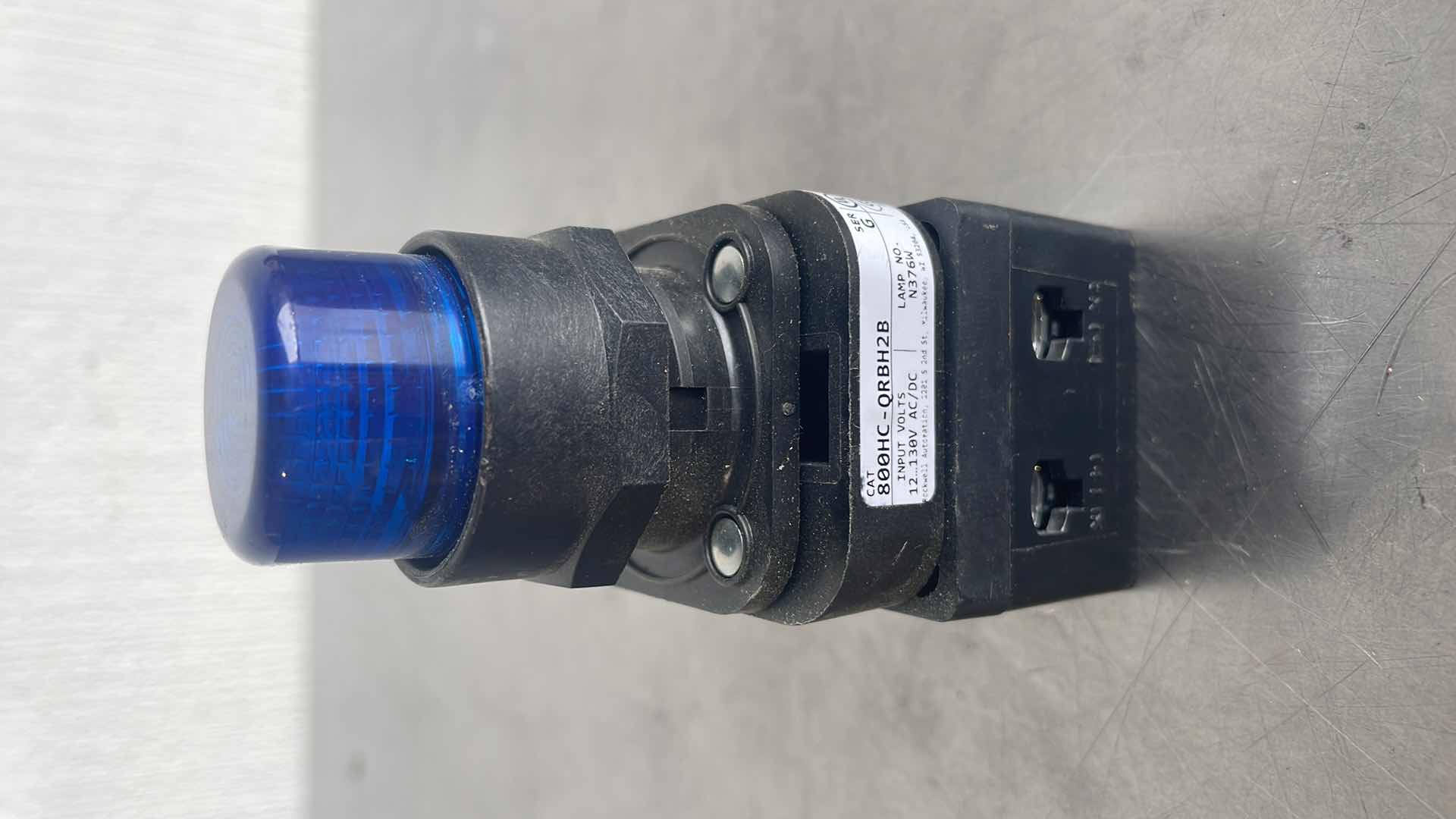 Photo 1 of ALLEN BRADLEY 800HC-QRBH2A SER. G BLUE ILLUMINATED PUSH BUTTON.             4A-2