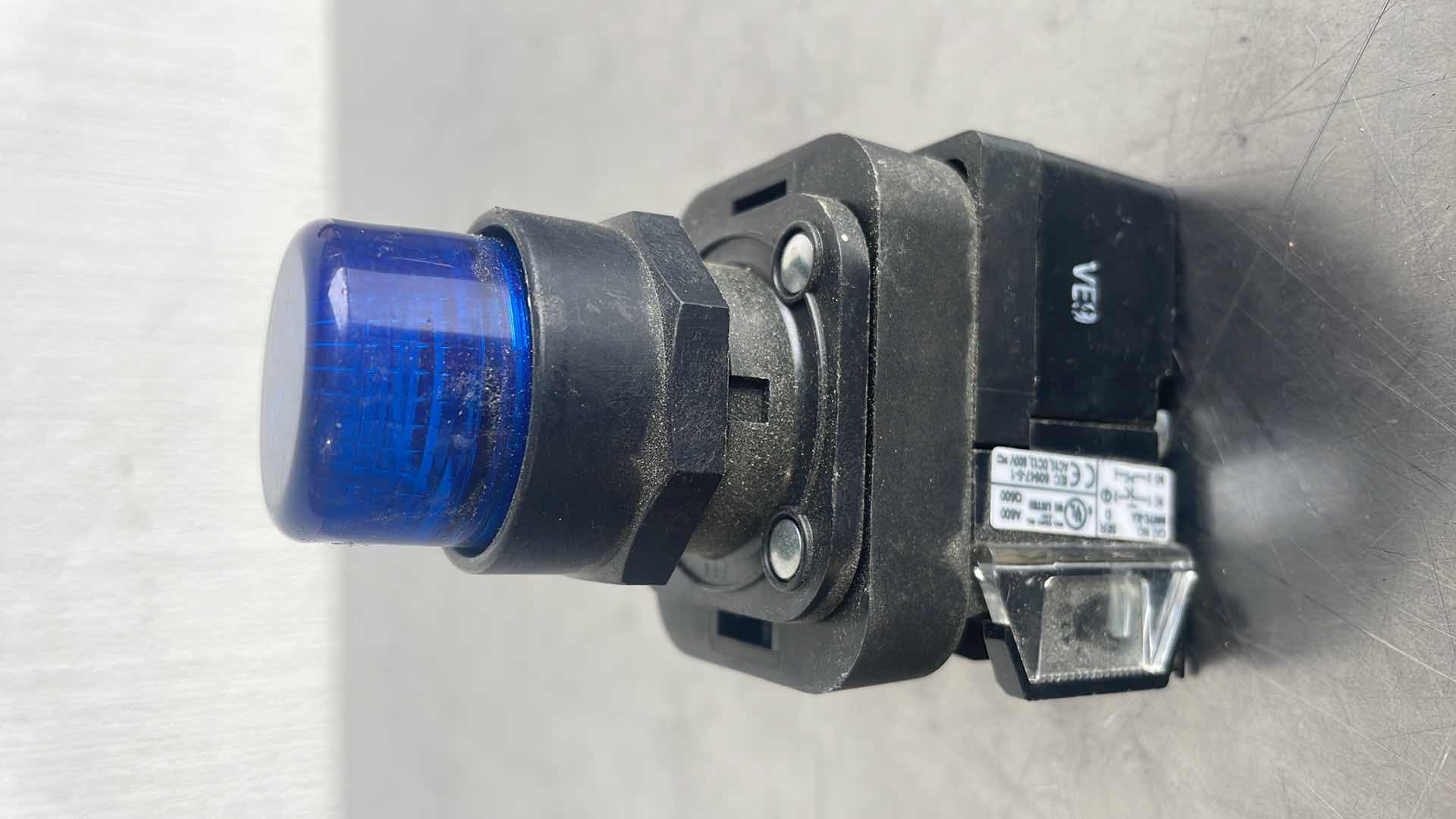 Photo 4 of ALLEN BRADLEY 800HC-QRBH2A SER. G BLUE ILLUMINATED PUSH BUTTON.             4A-2