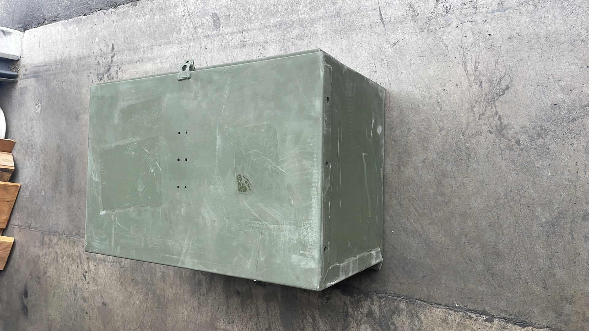 Photo 4 of METAL CARGO BOX FOR TRUCK MOUNT 28” X 18” H14”