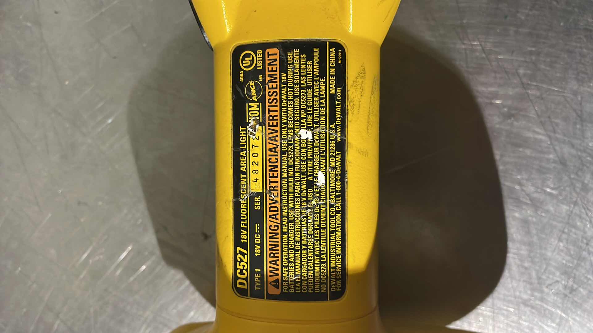 Photo 1 of DEWALT DC527 18V FLUORESCENT AREA LIGHT