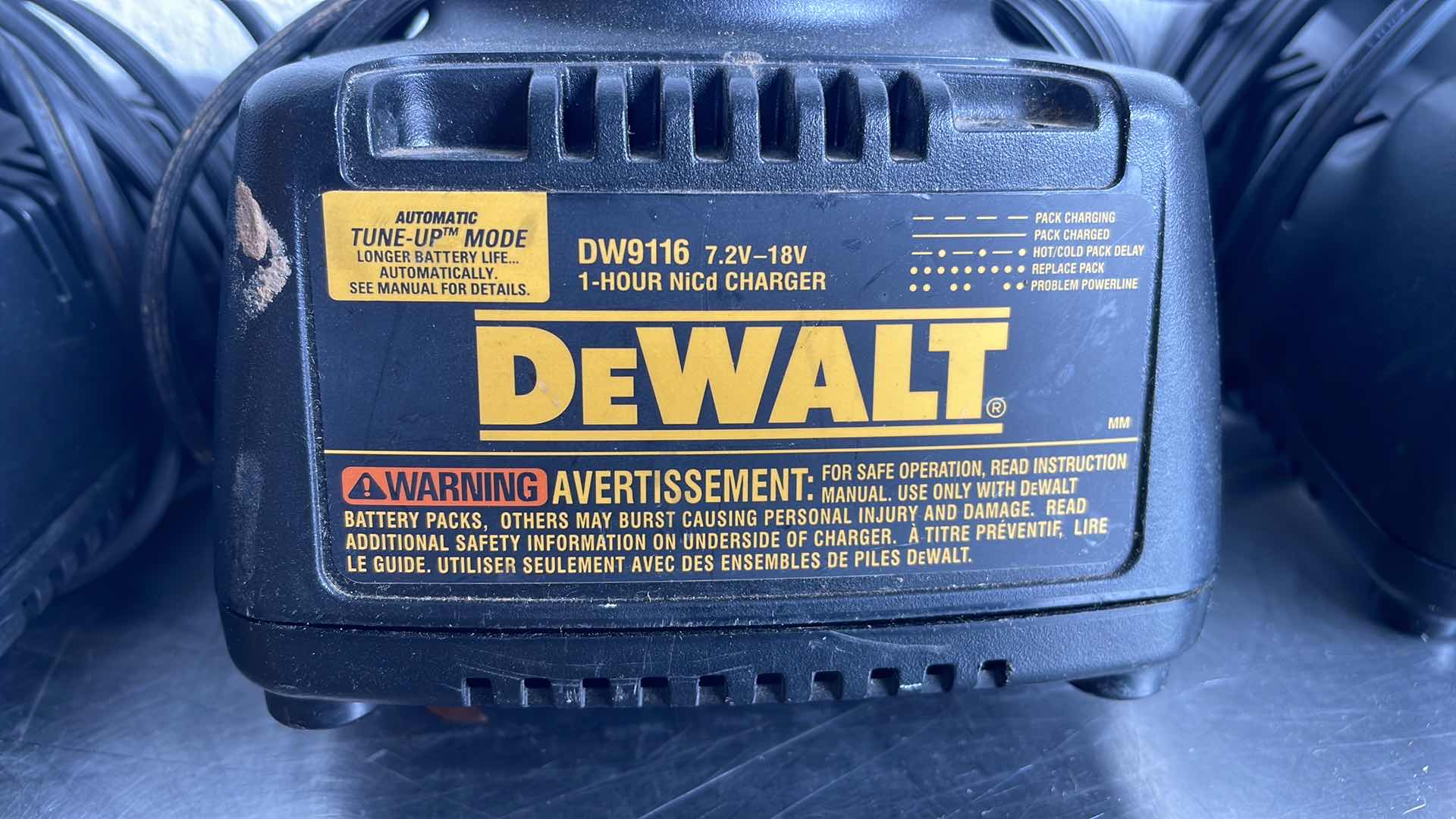 Photo 1 of DEWALT DW9116 1HOUR CHARGER 7.2V-18v (5)