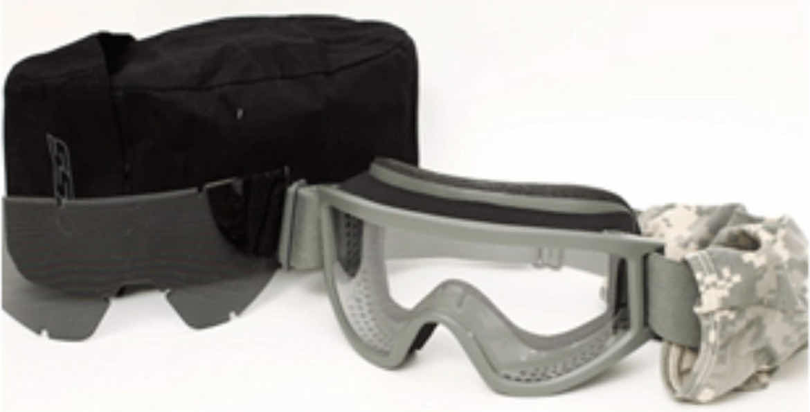 Photo 1 of ESS 740-0202 STRIKER LAND OPS UNIT ISSUE PACKAGE FOLIAGE GREEN/ACU COVER