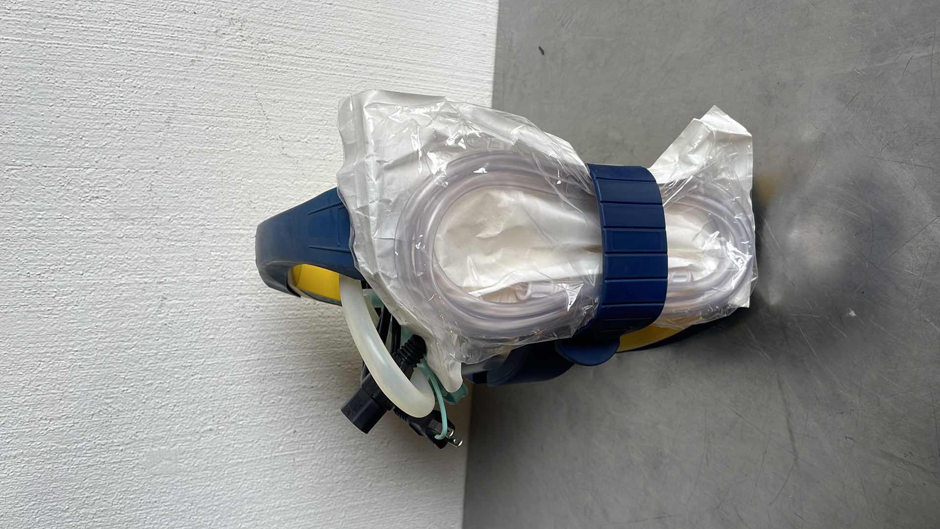 Photo 1 of LAERDAL 780020 LSU SUCTION UNIT W/ BEMIS CANISTER