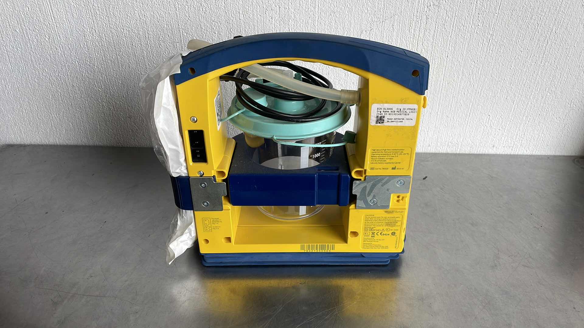 Photo 1 of LAERDAL 780020 LSU SUCTION UNIT W/ BEMIS CANISTER