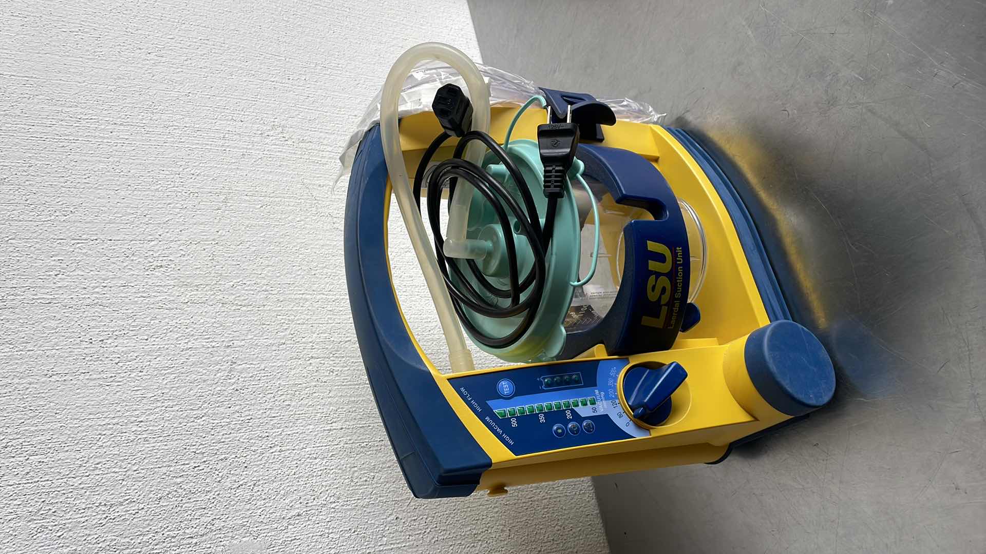 Photo 1 of LAERDAL 780020 LSU SUCTION UNIT W/ BEMIS CANISTER