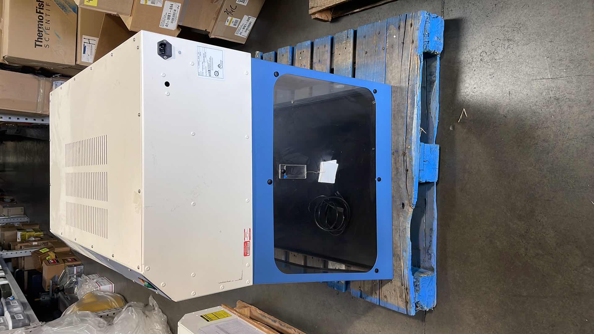 Photo 1 of AIR SCIENCE P5-36-XT PURAIR BASIC DUCTLESS FUME HOOD WITH BOOTH 120V 60HZ 10A