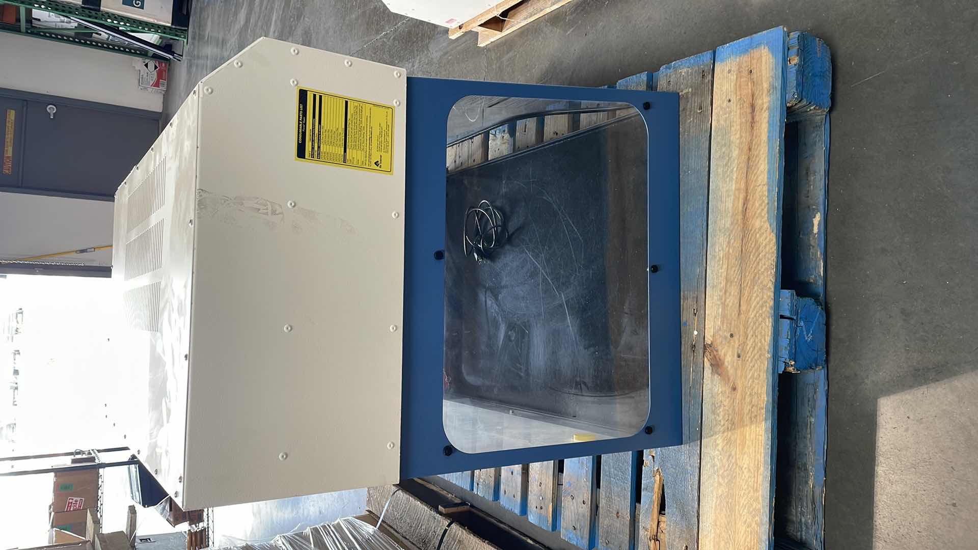 Photo 1 of AIR SCIENCE P5-36-XT PURAIR BASIC DUCTLESS FUME HOOD WITH BOOTH 120V 60HZ 10A