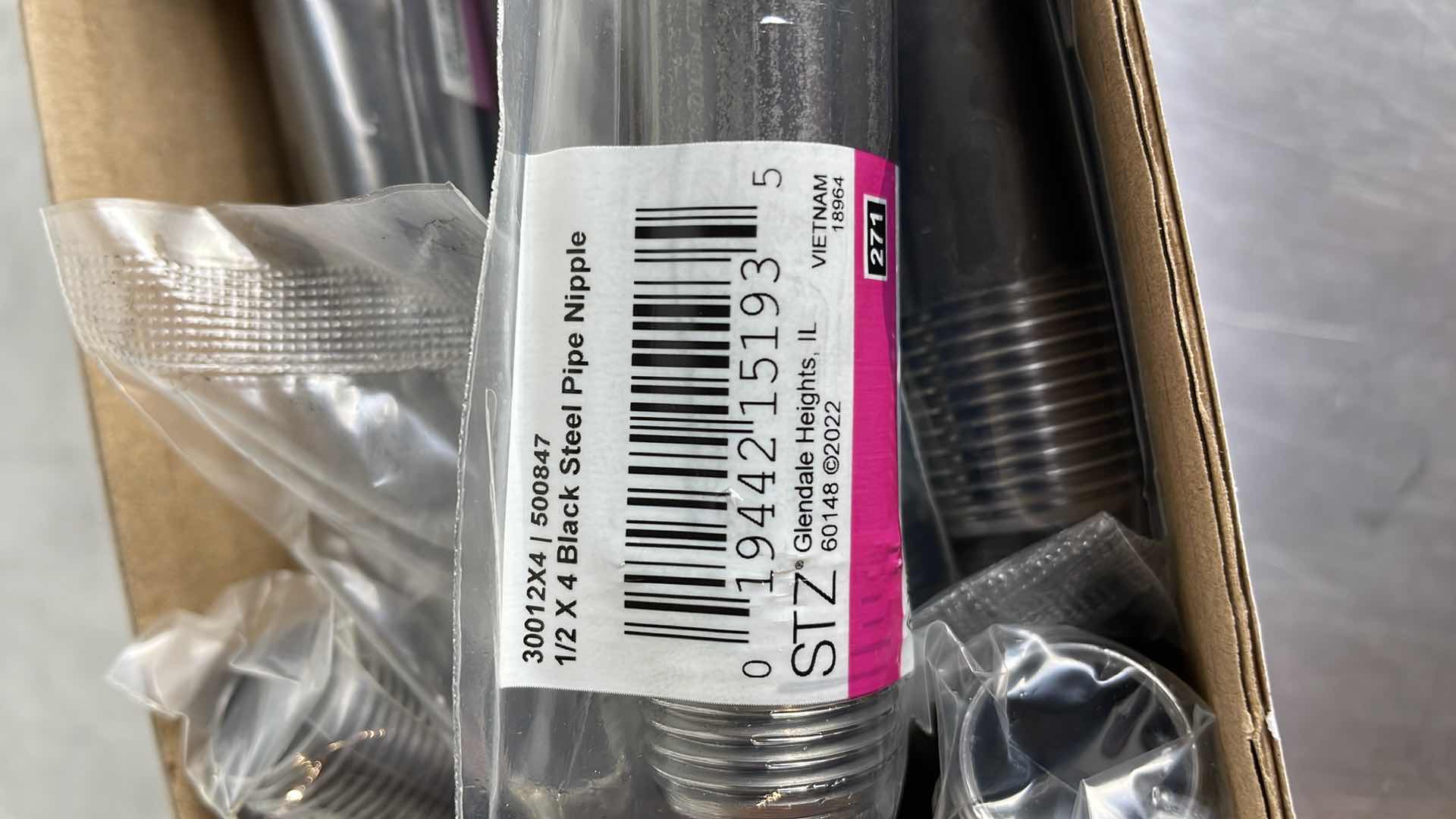 Photo 1 of BLACK STEEL 1/2” X 4” NIPPLES MPT X MPT (20)