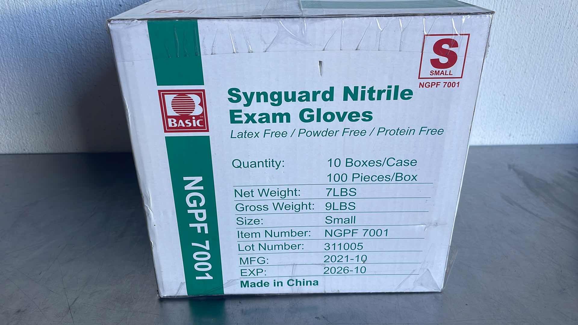 Photo 1 of BASIC MEDICAL BLUE NITRILE EXAM GLOVES - LATEX-FREE & POWDER-FREE - NGPF-7001(CASE OF 1,000), SMALL