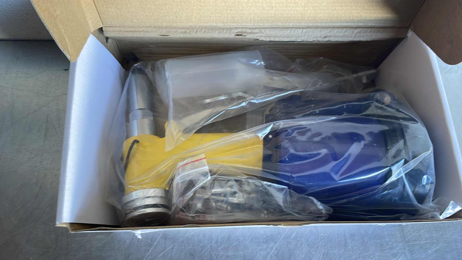 Photo 1 of AIR HYDRAULIC RIVETER